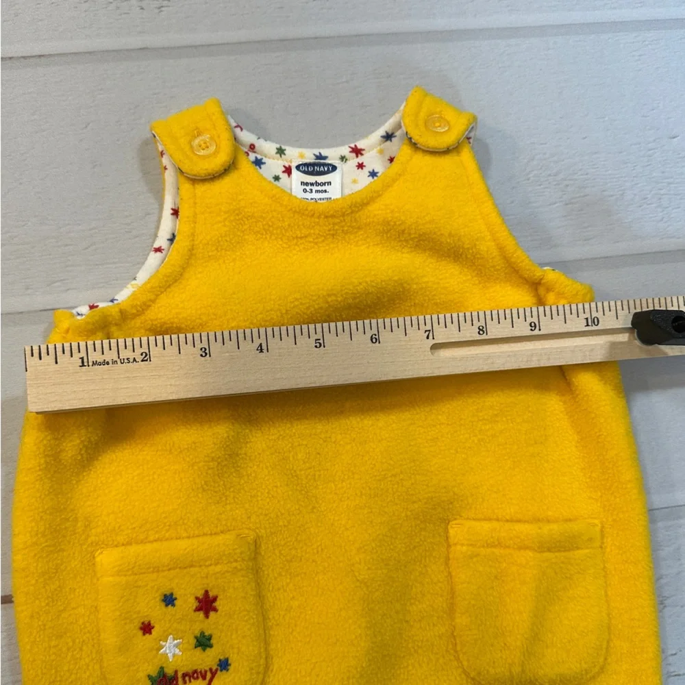 VTG Old Navy‎ Newborn 0-3 mos Fleece Overalls Yellow Stars Winter Snow Y2K